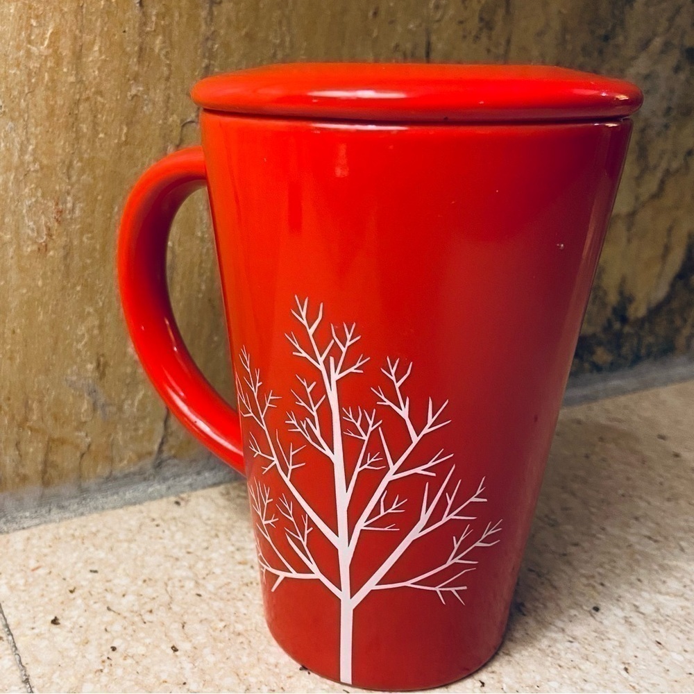 David’s Tea The Perfect Mug Set: Red ceramic mug with white tree design and lid - Picture 7 of 12